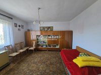 Eladó családi ház, Pécsett 26.9 M Ft, 3 szobás