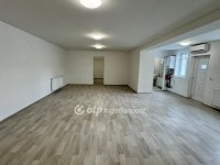 Eladó téglalakás, Pápán 51.9 M Ft, 1+1 szobás