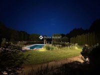 Eladó családi ház, Kecskeméten 400 M Ft, 10 szobás