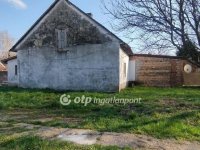 Eladó családi ház, Szekszárdon 12.5 M Ft, 1 szobás