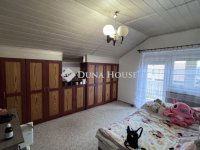 Eladó családi ház, Vecsésen 159 M Ft, 5 szobás