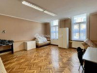 Eladó téglalakás, Szombathelyen 60 M Ft, 4 szobás
