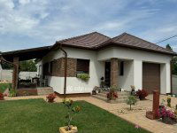 Eladó családi ház