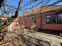 Eladó családi ház, Baján 50 M Ft, 3 szobás