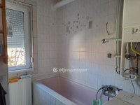 Eladó téglalakás, Gyöngyösön 42.5 M Ft, 2 szobás