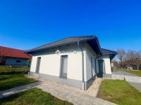 Eladó családi ház, Kőszárhegyen 132.99 M Ft, 5 szobás
