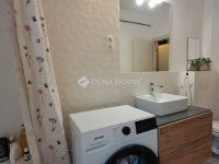 Eladó téglalakás, Pécsett 51.5 M Ft, 2 szobás