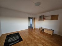 Kiadó panellakás, albérlet, Pápán 120 E Ft / hó, 1+2 szobás