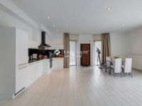 Eladó családi ház, Gödön 762 M Ft, 8+1 szobás