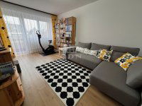 Eladó panellakás, Komáromban 64.99 M Ft, 2+2 szobás