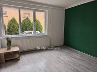 Eladó családi ház, Békésen 28.5 M Ft, 3 szobás