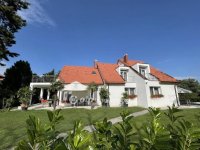Eladó családi ház, Balatonbogláron 399 M Ft, 12 szobás