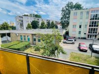 Eladó téglalakás, Komáromban 37.5 M Ft, 2 szobás