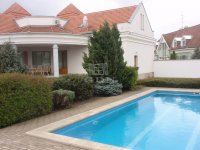 Eladó családi ház, Kecskeméten 238 M Ft, 6 szobás