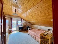 Eladó családi ház, Pécsett 250 M Ft, 9 szobás