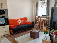 Eladó téglalakás, Szegeden 96 M Ft, 2+2 szobás