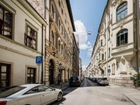 Eladó téglalakás, V. kerületben 117.36 M Ft, 2 szobás