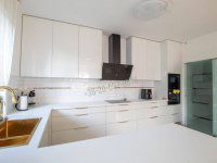 Eladó családi ház, Üllőn 133.9 M Ft, 5 szobás