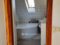 Eladó családi ház, Veszprémben 159 M Ft, 8+2 szobás