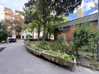 Eladó üzlethelyiség