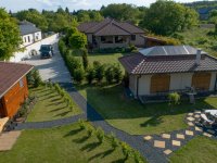 Eladó családi ház, Balatonkenesén 445 M Ft, 4 szobás