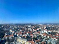 Eladó panellakás, Veszprémben 175 M Ft, 14 szobás