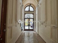 Eladó téglalakás, VII. kerületben 228 M Ft, 10 szobás