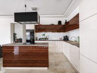 Eladó családi ház, Etyeken 279.9 M Ft, 5 szobás