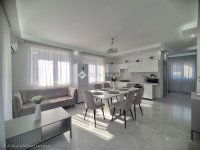 Eladó családi ház, III. kerületben 199 M Ft, 5 szobás