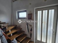 Eladó családi ház, XVI. kerületben 109.9 M Ft, 5 szobás