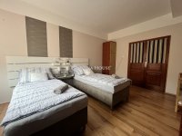 Eladó téglalakás, Szegeden 122 M Ft, 6 szobás