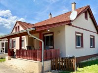 Eladó családi ház, Csényén 115.9 M Ft, 4 szobás