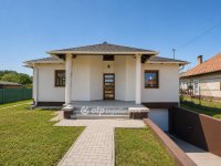 Eladó családi ház, Szigetbecsén 109.9 M Ft, 5 szobás