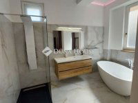 Eladó téglalakás, Baján 99.99 M Ft, 2 szobás