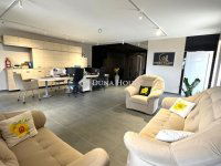 Eladó üzlethelyiség