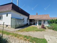 Eladó családi ház, Komáromban 68 M Ft, 3 szobás