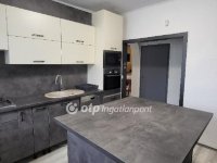 Eladó családi ház, Győrött 145.5 M Ft, 5+1 szobás