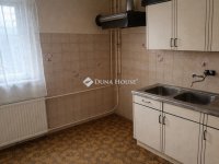 Eladó családi ház, Szegeden 105 M Ft, 3 szobás