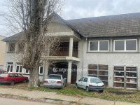 Eladó sorház, Pécsett 215 M Ft, 12+2 szobás