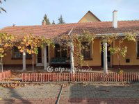 Eladó családi ház