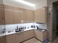 Eladó téglalakás, V. kerületben 234.9 M Ft, 3 szobás