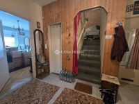 Eladó téglalakás, Pécsett 68.9 M Ft, 4 szobás