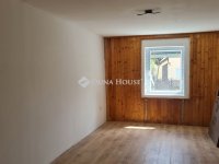 Eladó családi ház, Pécsett 49.9 M Ft, 2 szobás