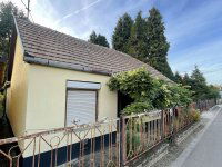 Eladó családi ház, Pécsett 44 M Ft, 2+2 szobás