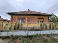 Eladó családi ház, Tápiószentmártonon 24.9 M Ft, 2 szobás