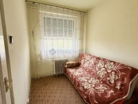 Eladó panellakás, Szegeden 58.5 M Ft, 4 szobás