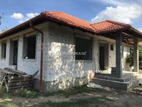 Eladó családi ház, Besnyőn 99.9 M Ft, 3+1 szobás