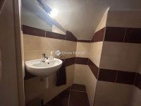 Eladó téglalakás, Pécsett 109.9 M Ft, 4 szobás