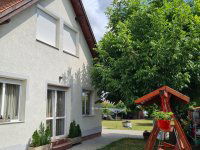 Eladó családi ház, Veszprémben 159 M Ft, 8+2 szobás