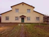 Eladó ipari ingatlan